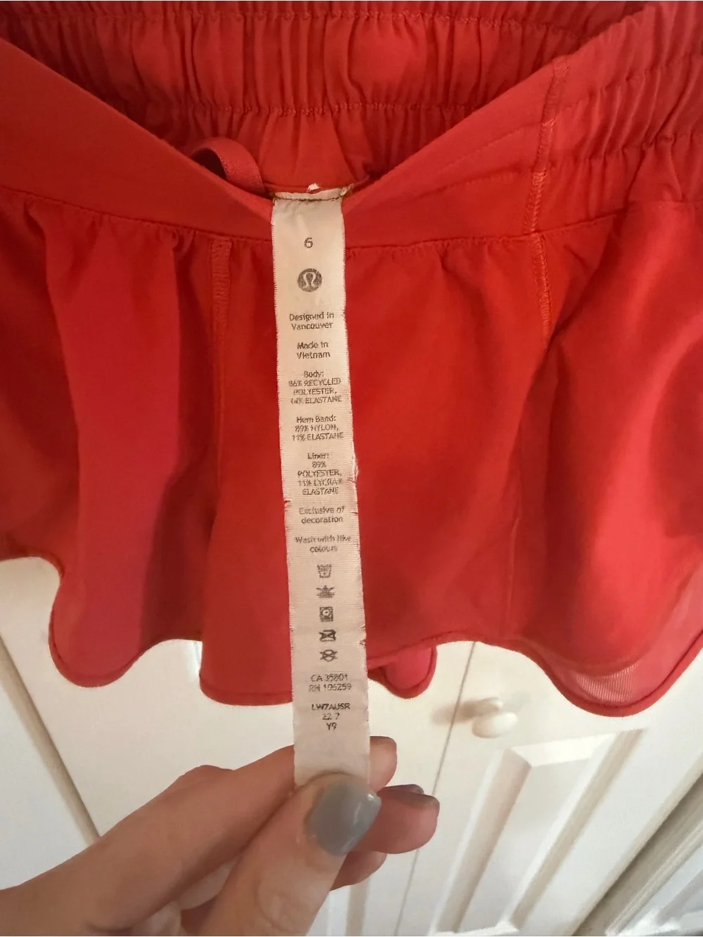Lululemon Hotty Hot Low-Rise Lined Short 2.5